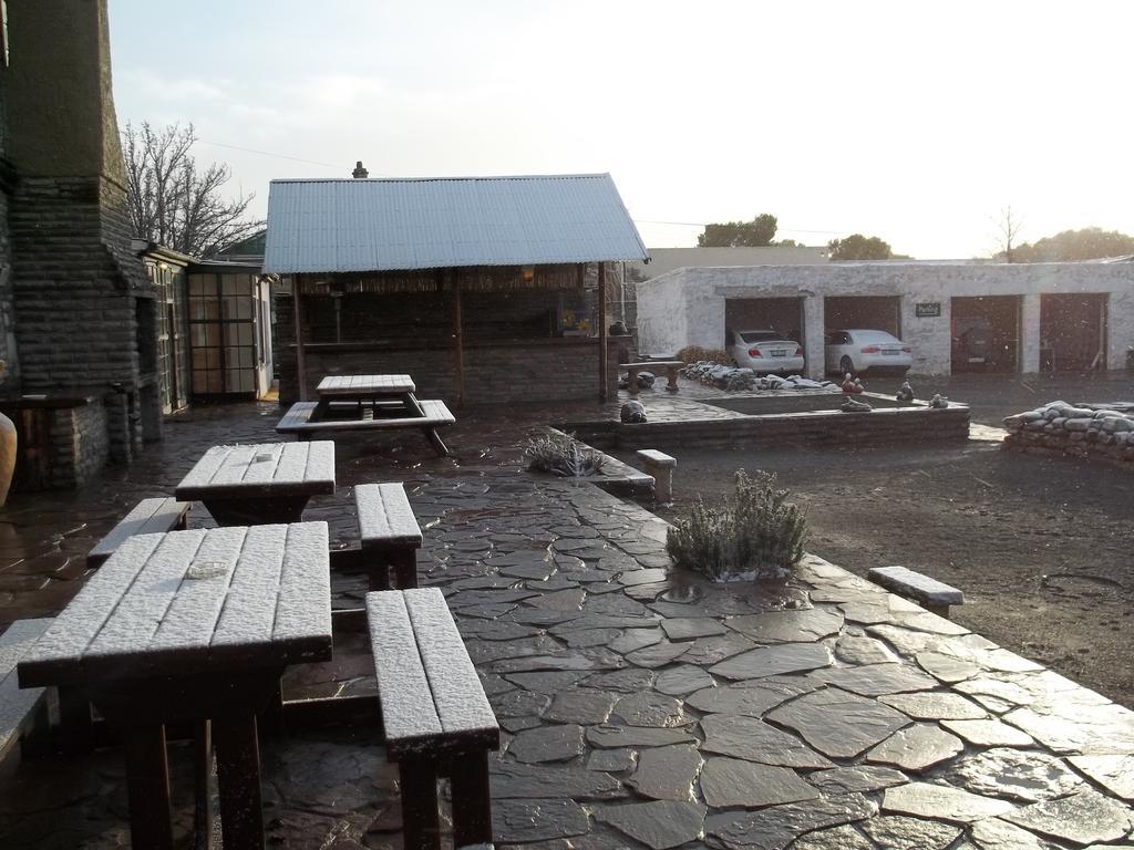 The Whitehouse Inn Sutherland Exterior foto